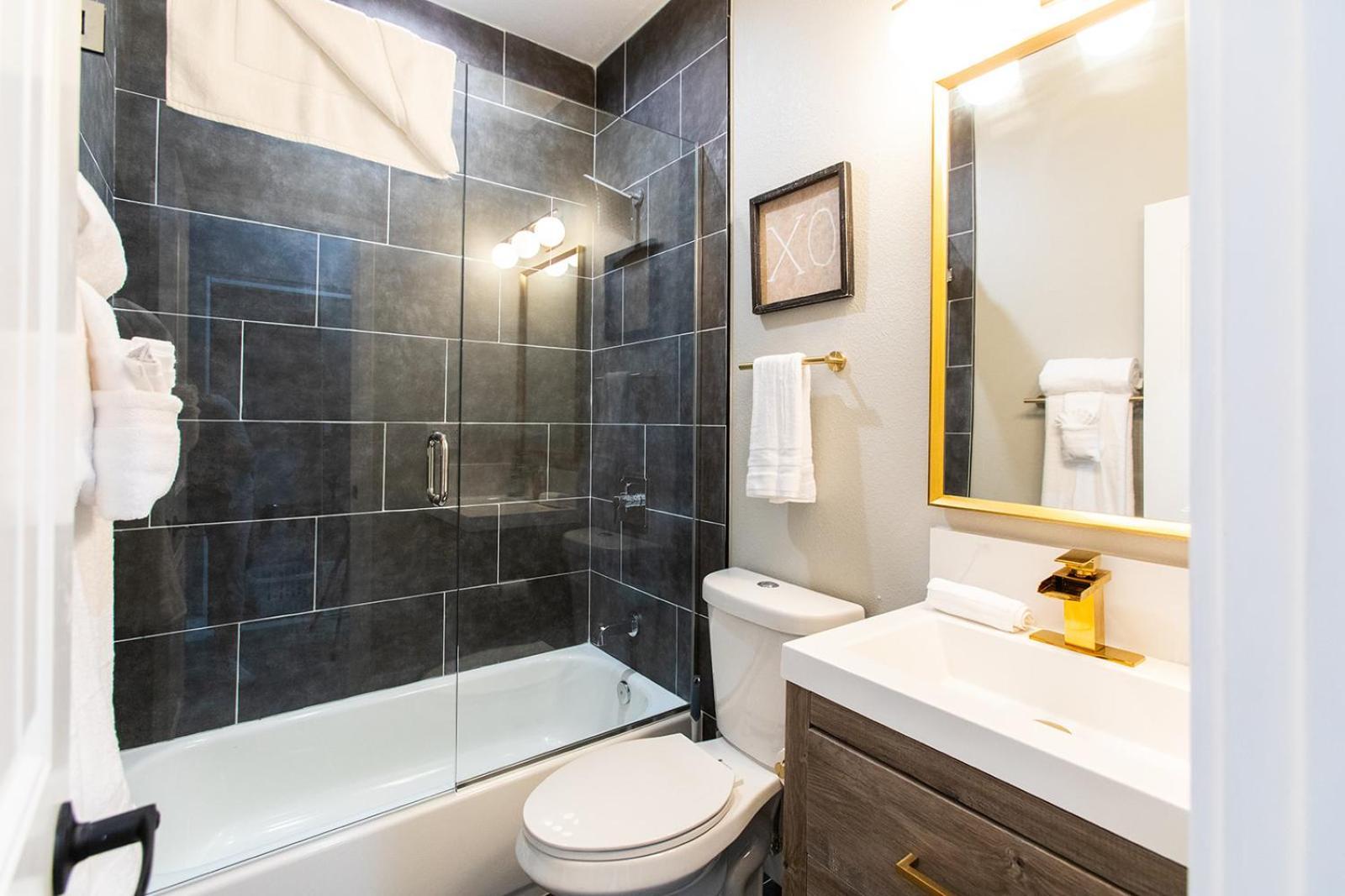 Balcony-studio-wd-walk-to-restaurants&park Apartment *